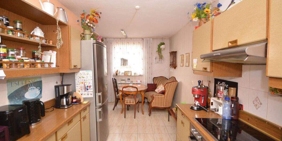 Etagenwohnung Brühl - 3 Zimmer, 100 m&sup2;, 328.000&euro; | Angebot:25748345