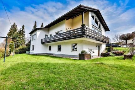 Haus Rheinbach - 8 Zimmer, 260 m&sup2;, 489.700&euro; | Angebot:26819097