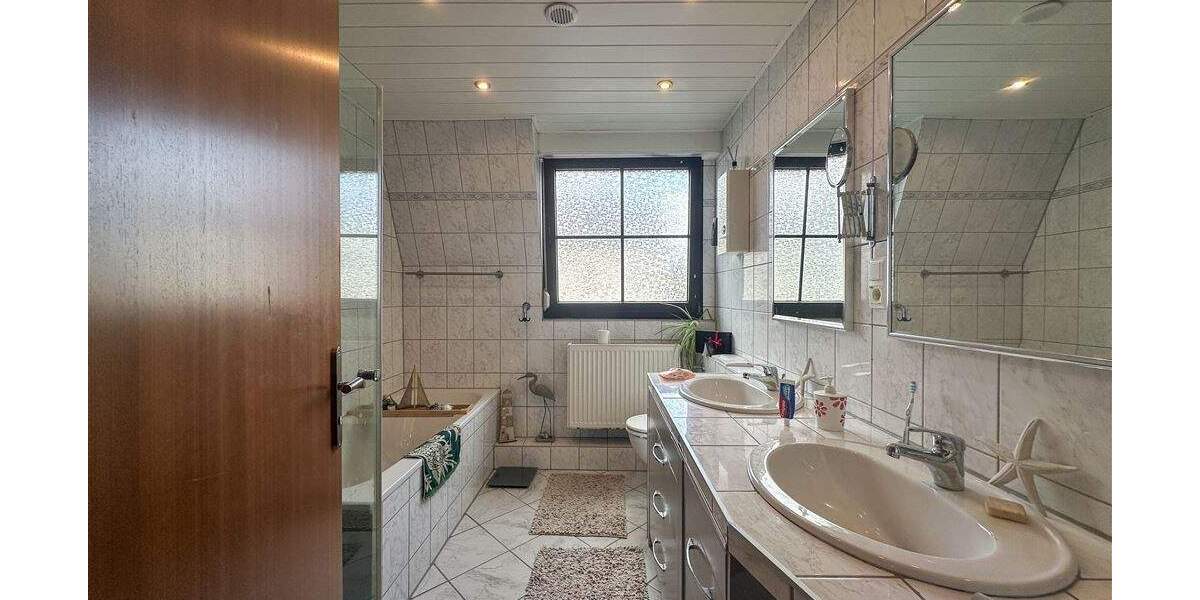 Reihenendhaus Rösrath - 6 Zimmer, 129 m&sup2;, 570.000&euro; | Angebot:25678551