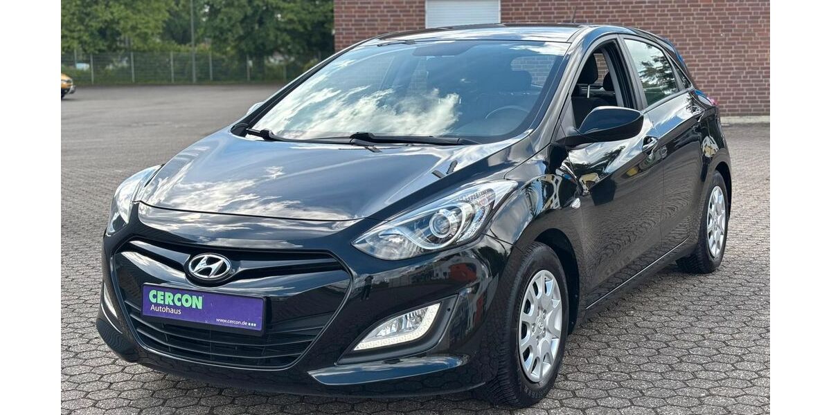 Hyundai i30 78.000 km 8.490 &euro; Düren 52349