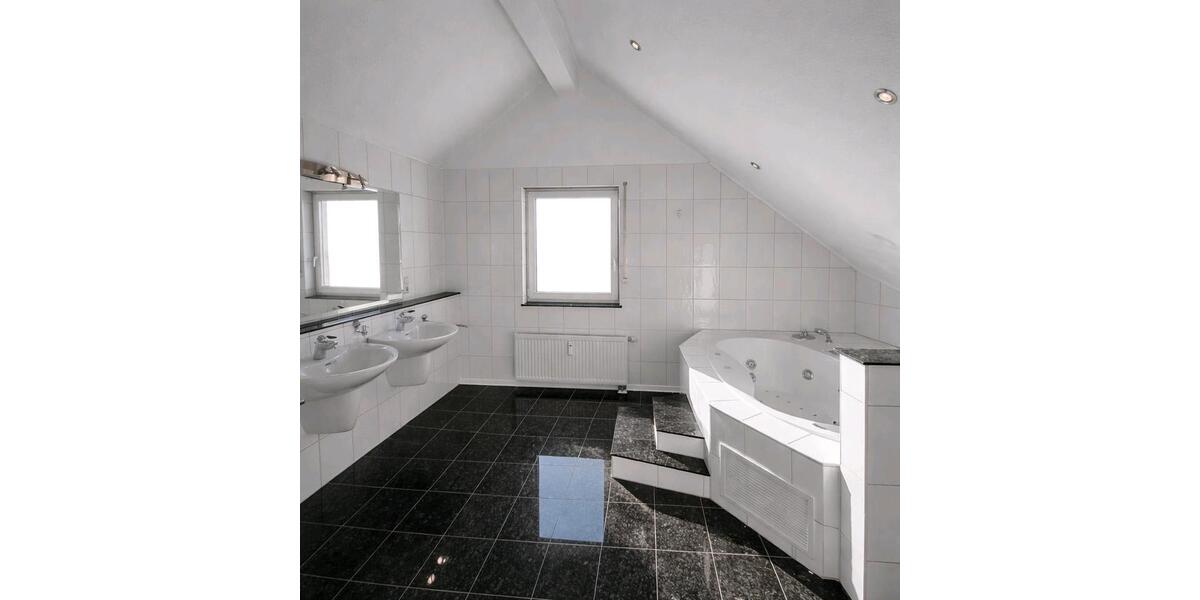 Maisonettenwohnung Düren Distelrath - 3.5 Zimmer, 98 m&sup2;, 299.800&euro; | Angebot:25906928