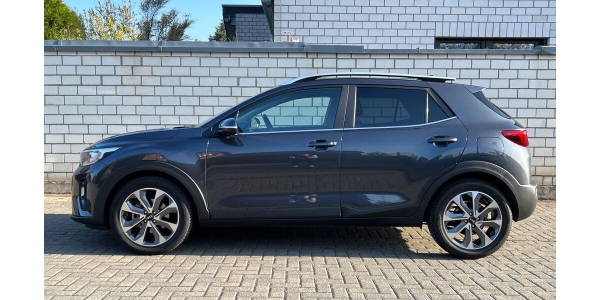 Kia Stonic 17.700 km 15.900 &euro; Köln 51143