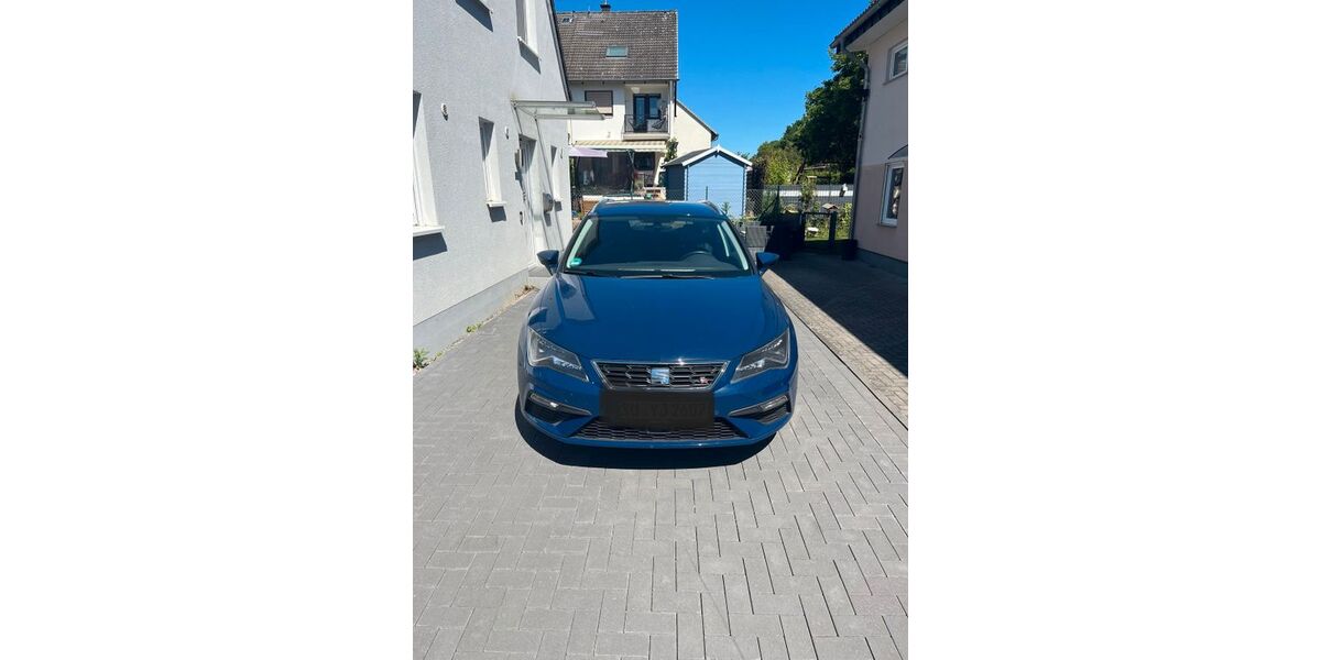 Seat Leon 58.624 km 11.650 &euro; Swisttal 53913