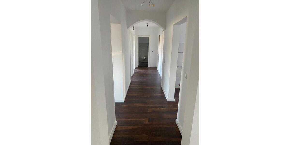 Etagenwohnung Köln Mülheim - 4 Zimmer, 120 m&sup2;, 1.300&euro; | Angebot:25630401