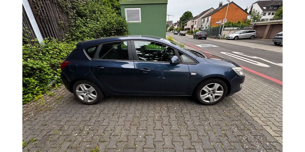 Opel Astra 181.000 km 5.300 &euro; Bonn 53117