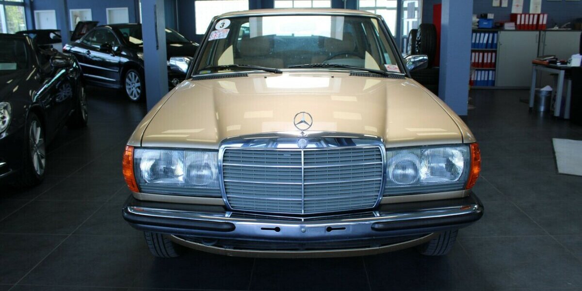 Mercedes-Benz 230 E - AUT. - SCHIEBDACH - ROSTFREI - 121.827 km 12.980 &euro; Euskirchen 53881