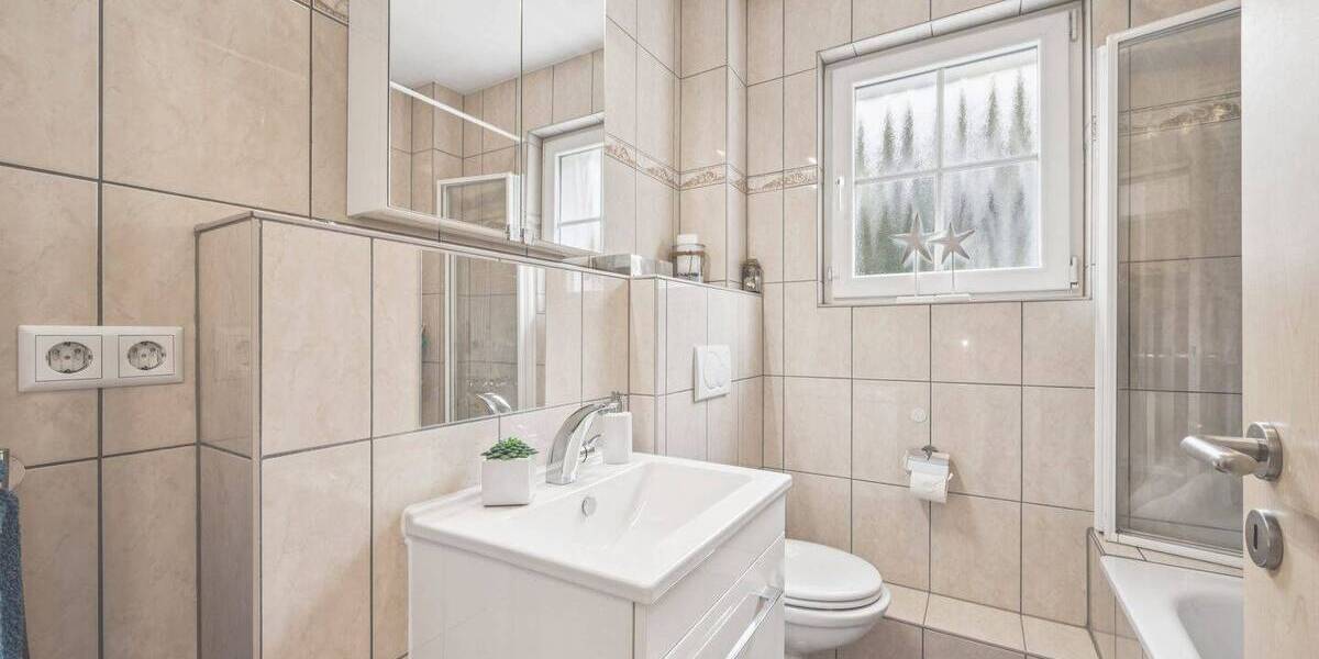 Einfamilienhaus Bonn Oberkassel - 6 Zimmer, 190 m&sup2;, 937.000&euro; | Angebot:25930102