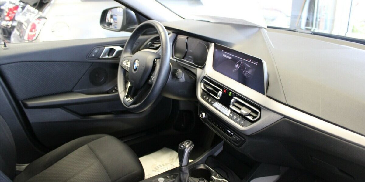 BMW 118 118i Advantage - LED - Navi - SHZ - PDC - 58.370 km 17.980 &euro; Euskirchen 53881