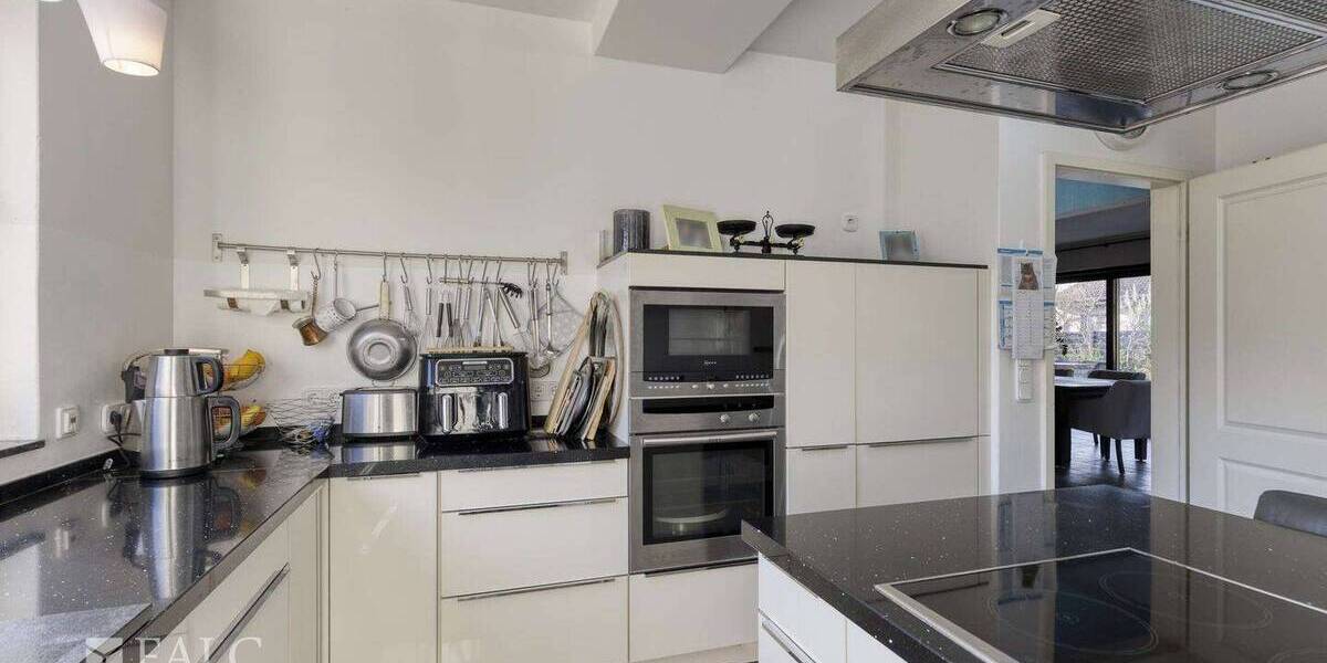 Einfamilienhaus Pulheim - 7 Zimmer, 351 m&sup2;, 1.199.000&euro; | Angebot:25996023