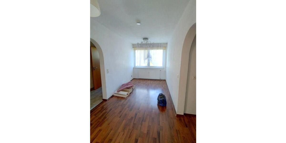 Bezugsfreie 6-Zimmer Wohnung mit Balkon und Gartenmitbenutzung, ruhige und grüne Wohnlage, kleine Eigentümergemeinschaft - Etagenwohnung Köln Porz | Angebot:26084661