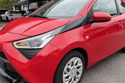 Toyota Aygo (X) 77.353 km 6.950 &euro; Troisdorf (bei Köln) 53842