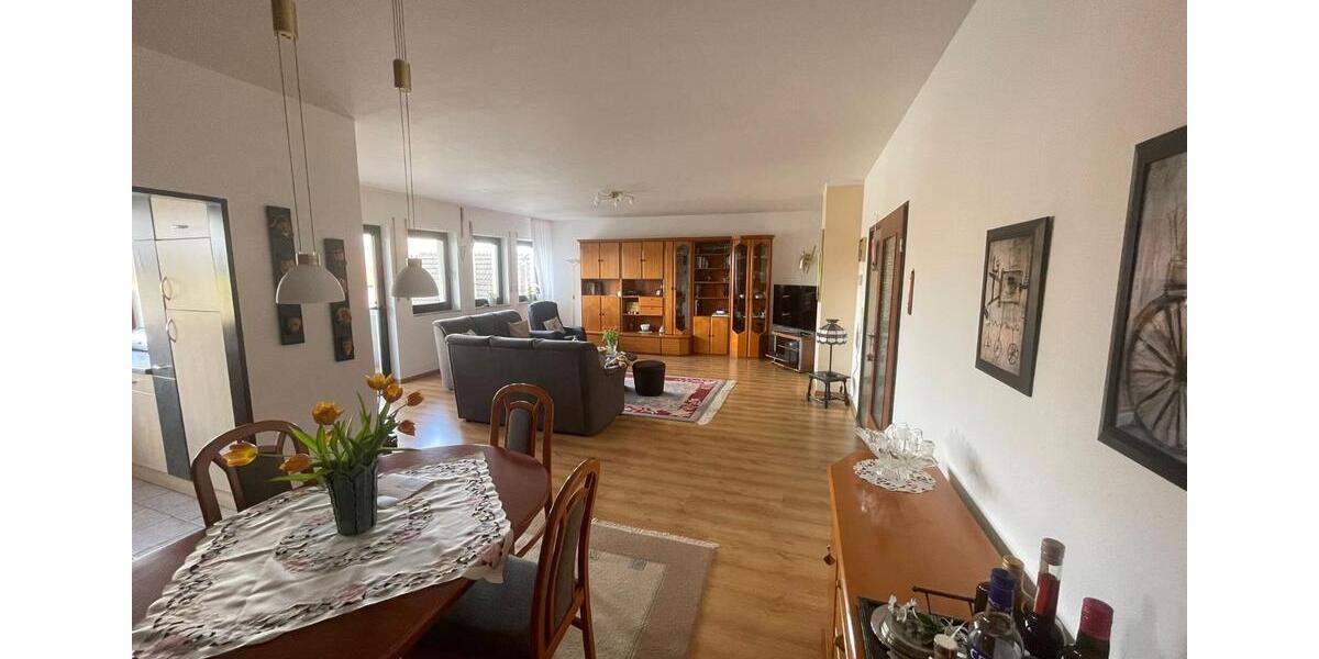 Etagenwohnung Bergheim - 3 Zimmer, 125 m&sup2;, 1.100&euro; | Angebot:26042762