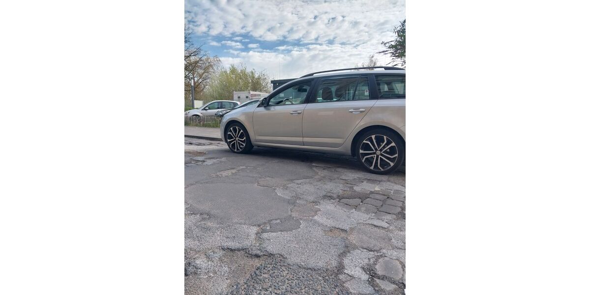 Skoda Octavia 205.500 km 8.400 &euro; Köln 51103