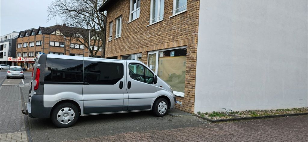 Opel Vivaro 332.000 km 5.400 &euro; Niederkassel 53859