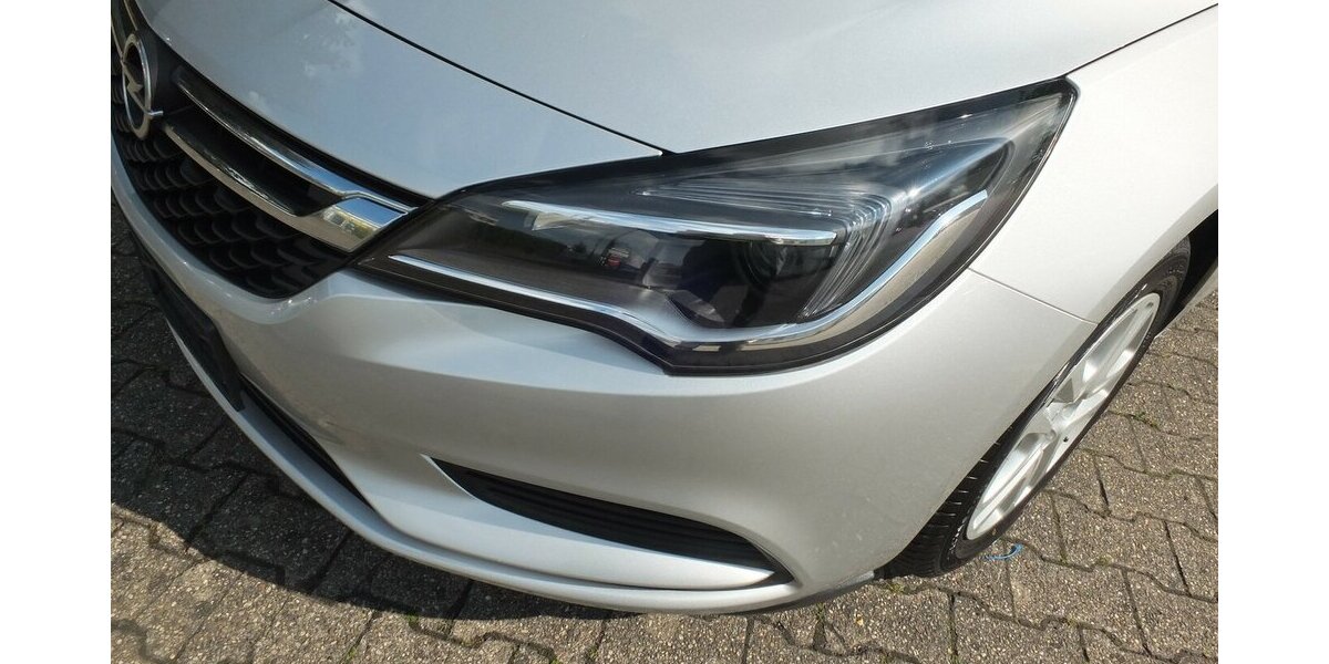 Opel Astra EDITION NAVI KLIMA TEMPOMAT BLUETOOTH 99.125 km 8.908 &euro; Köln 50858