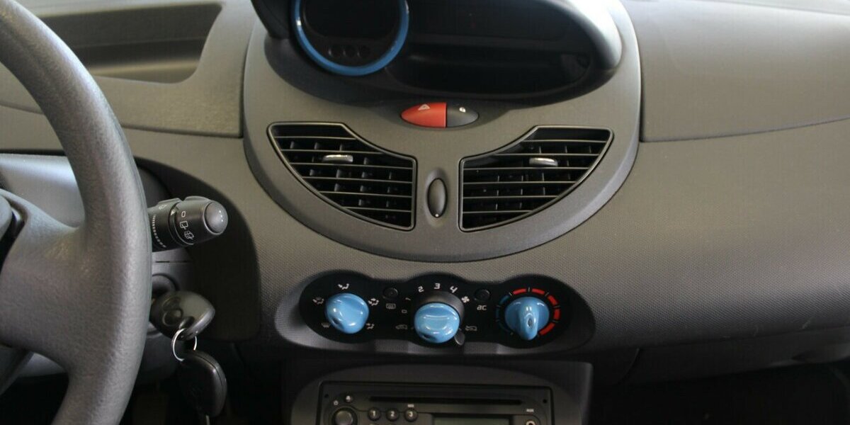 Renault Twingo 1.2 16V Liberty - elektr. Faltschiebedach - 105.575 km 4.480 &euro; Euskirchen 53881