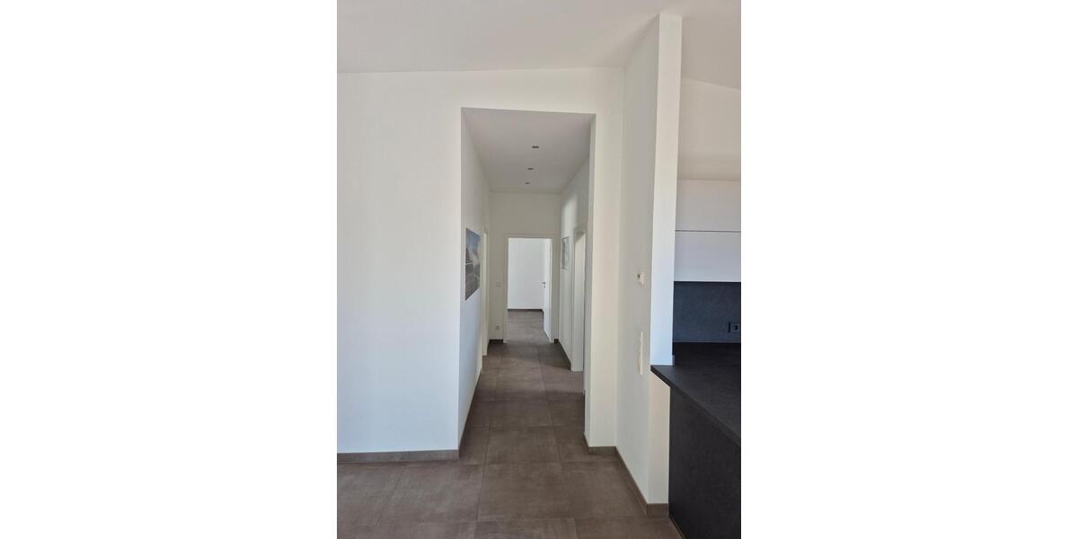 Dachgeschoßwohnung Sankt Augustin - 2 Zimmer, 96 m&sup2;, 1.344&euro; | Angebot:25796064