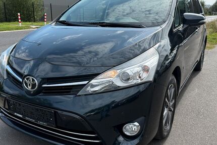 Toyota Verso 92.730 km 11.990 &euro; Bornheim 53332