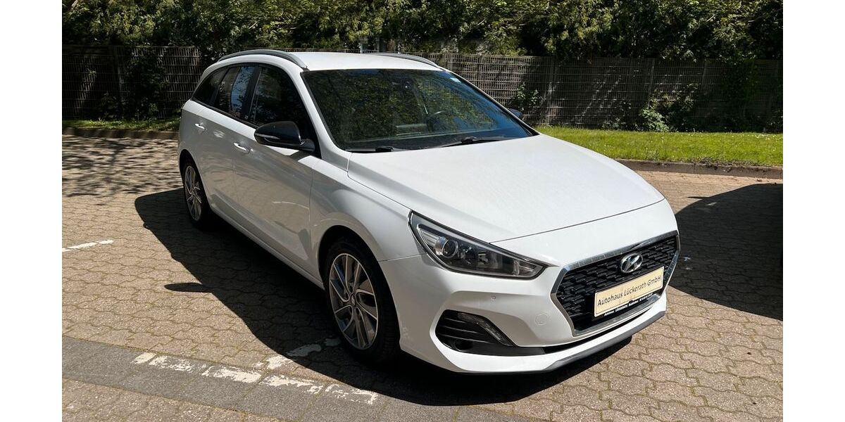 Hyundai i30 141.745 km 11.990 &euro; Euskirchen 53879