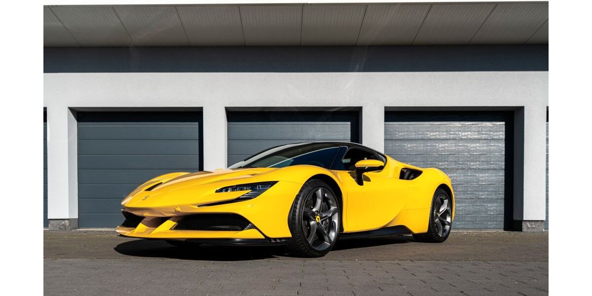 Ferrari SF90 1.414 km 419.900 &euro; Kerpen 50171