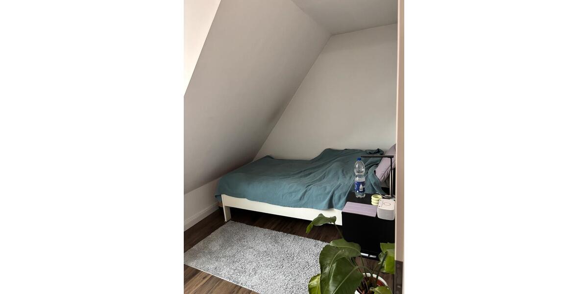 Dachgeschoßwohnung Pulheim - 2 Zimmer, 38 m&sup2;, 680&euro; | Angebot:25995539