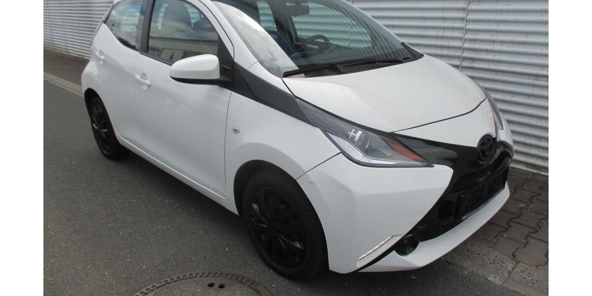 Toyota Aygo (X) 131.494 km 6.288 &euro; Köln 50933