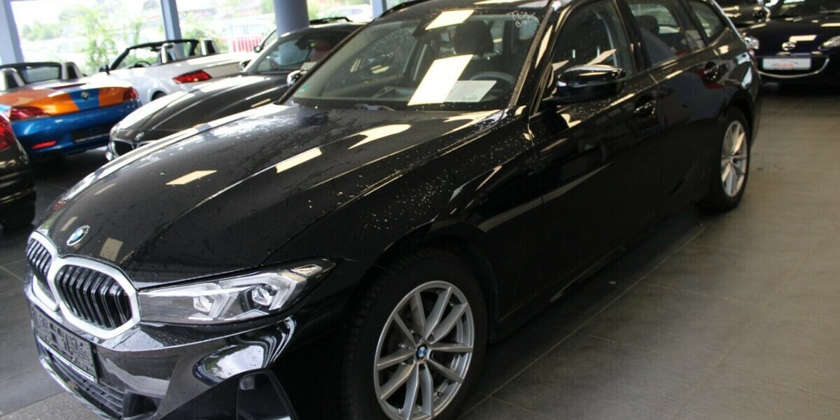 BMW 318 318i Touring Aut. 35.620 km 28.480 &euro; Euskirchen 53881