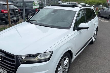 Audi Q7 269.000 km 23.900 &euro; Bonn 53119