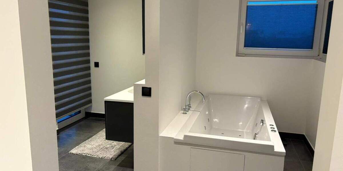 Einfamilienhaus Niederkassel - 7 Zimmer, 373 m&sup2;, 1.600.000&euro; | Angebot:25837714