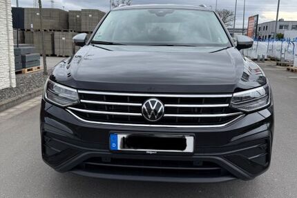 VW Tiguan Allspace 45.000 km 30.800 &euro; Köln 50829