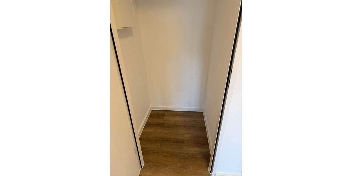 Etagenwohnung Köln Westhoven - 3 Zimmer, 96 m&sup2;, 1.400&euro; | Angebot:25802583