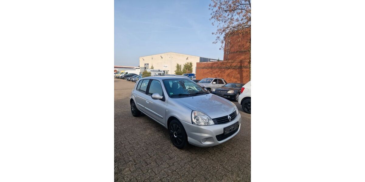 Renault Clio 71.800 km 2.399 &euro; Bonn 53227