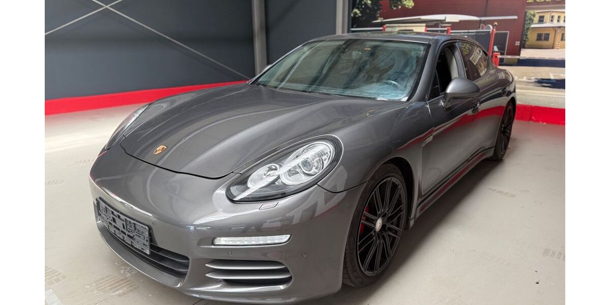 Porsche Panamera 105.300 km 23.990 &euro; Niederkassel 53859