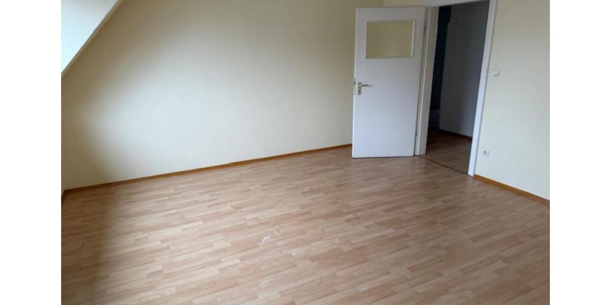 Dachgeschoßwohnung Pulheim - 3 Zimmer, 85 m&sup2;, 830&euro; | Angebot:25755281