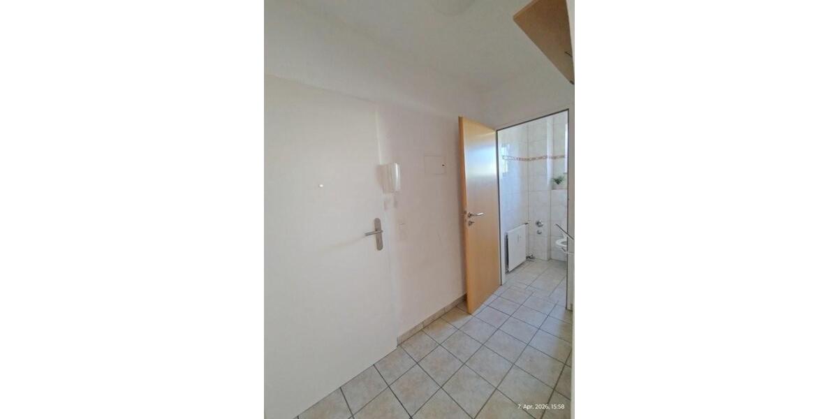 Bezugsfreie 6-Zimmer Wohnung mit Balkon und Gartenmitbenutzung, ruhige und grüne Wohnlage, kleine Eigentümergemeinschaft - Etagenwohnung Köln Porz | Angebot:26084661