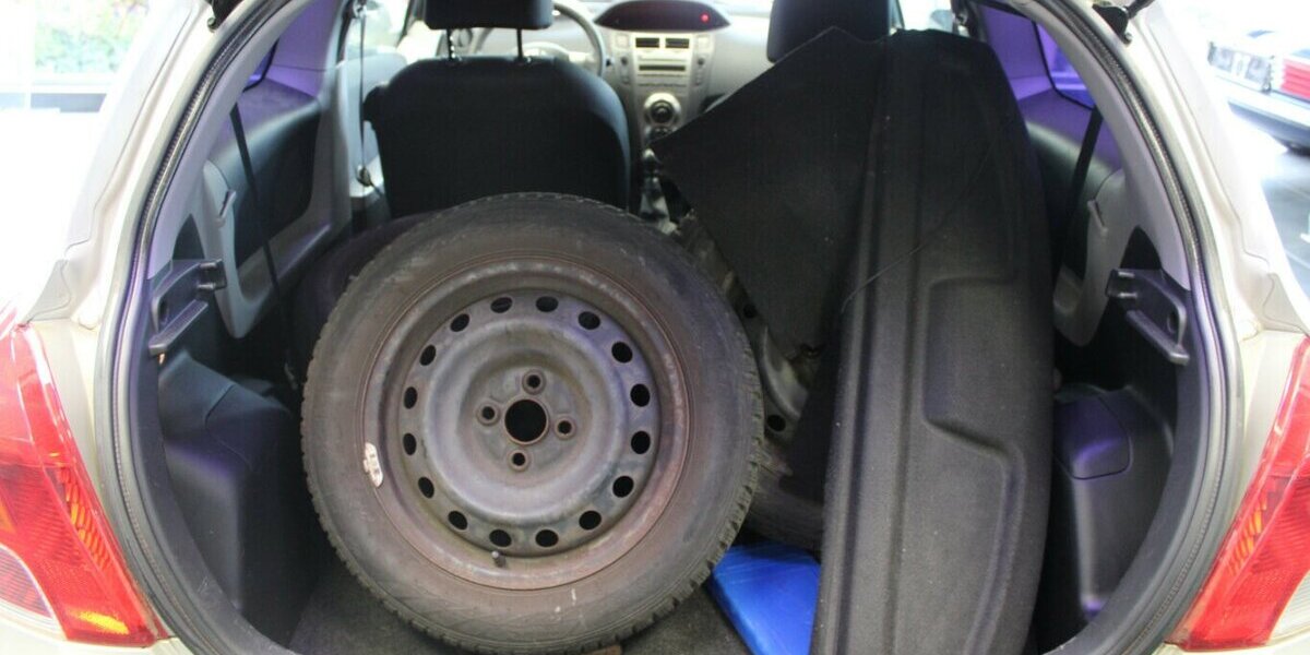 Toyota Yaris 1.3 VVT-i Cool+ 109.320 km 5.780 &euro; Euskirchen 53881