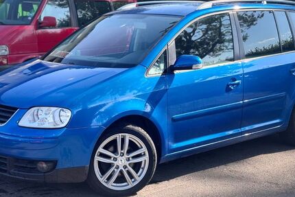 VW Touran 224.000 km 2.490 &euro; bonn 53175