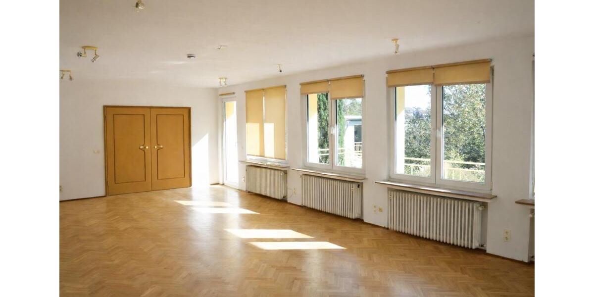 Etagenwohnung Lohmar - 5 Zimmer, 227 m&sup2;, 2.050&euro; | Angebot:24837986