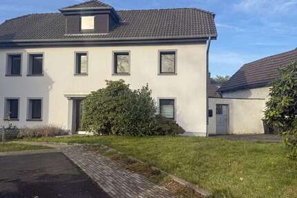 Haus Siegburg / Braschoß Braschoß - 7 Zimmer, 143 m&sup2;, 1.300&euro; | Angebot:26070643