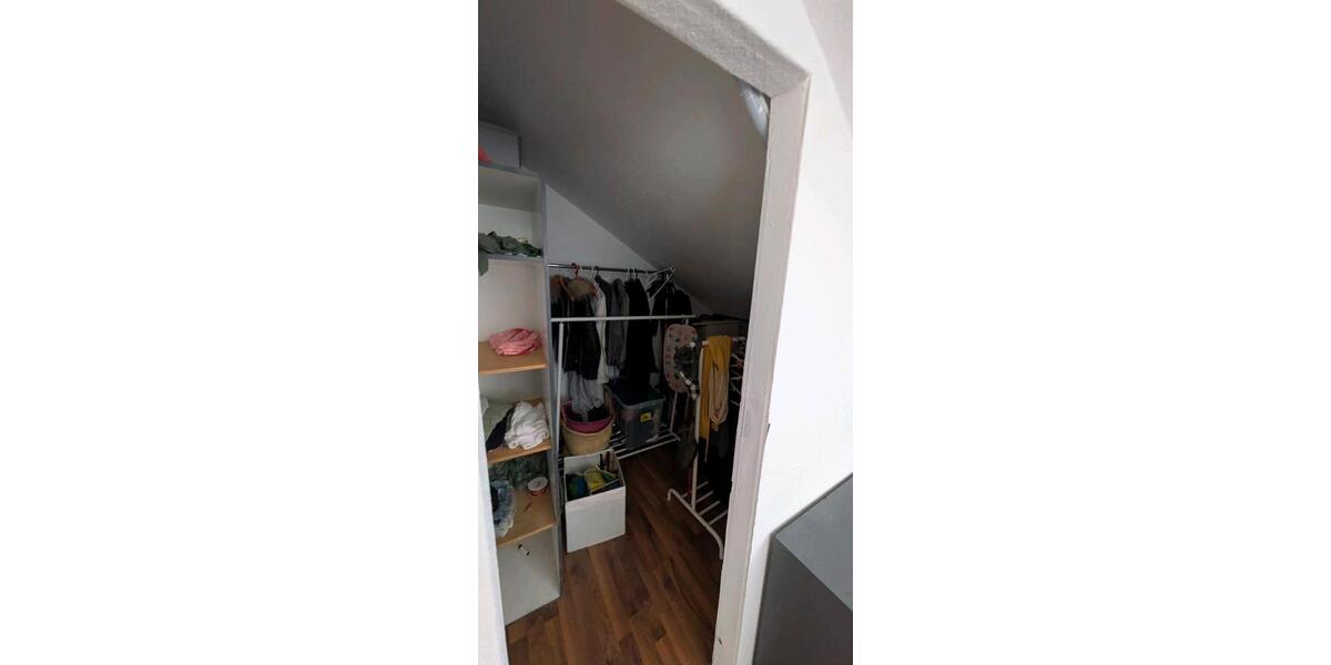 Dachgeschoßwohnung Pulheim - 3 Zimmer, 80 m&sup2;, 850&euro; | Angebot:25714490