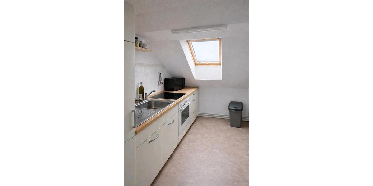 Dachgeschoßwohnung Leverkusen Schlebusch - 2 Zimmer, 49 m&sup2;, 610&euro; | Angebot:26048903