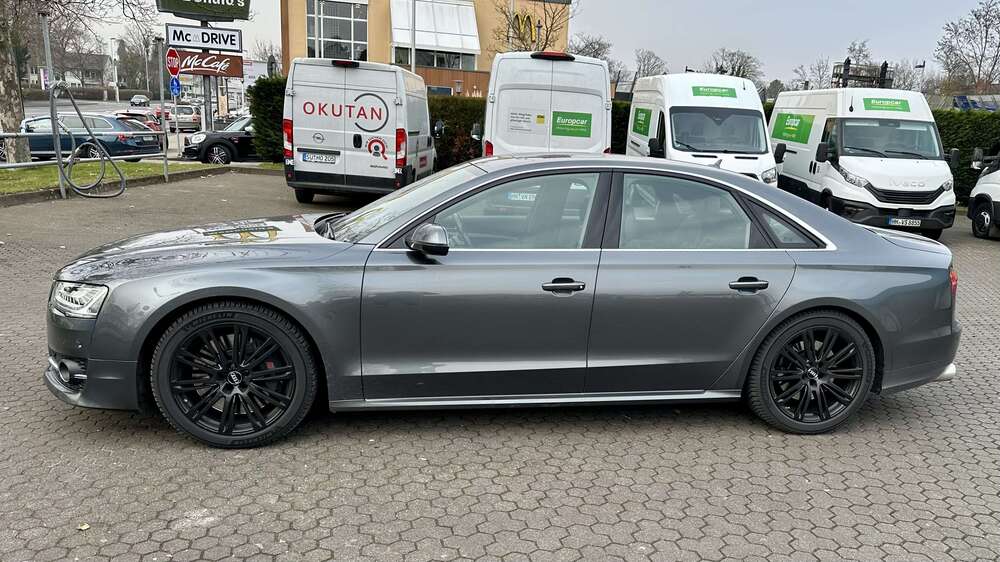 Audi S8 97.300 km 33.990 &euro; Bonn 53173