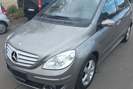 Mercedes-Benz B 200 146.000 km 5.680 &euro; Köln 51105