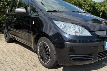 Mitsubishi Colt 163.800 km 2.299 &euro; Köln 50858