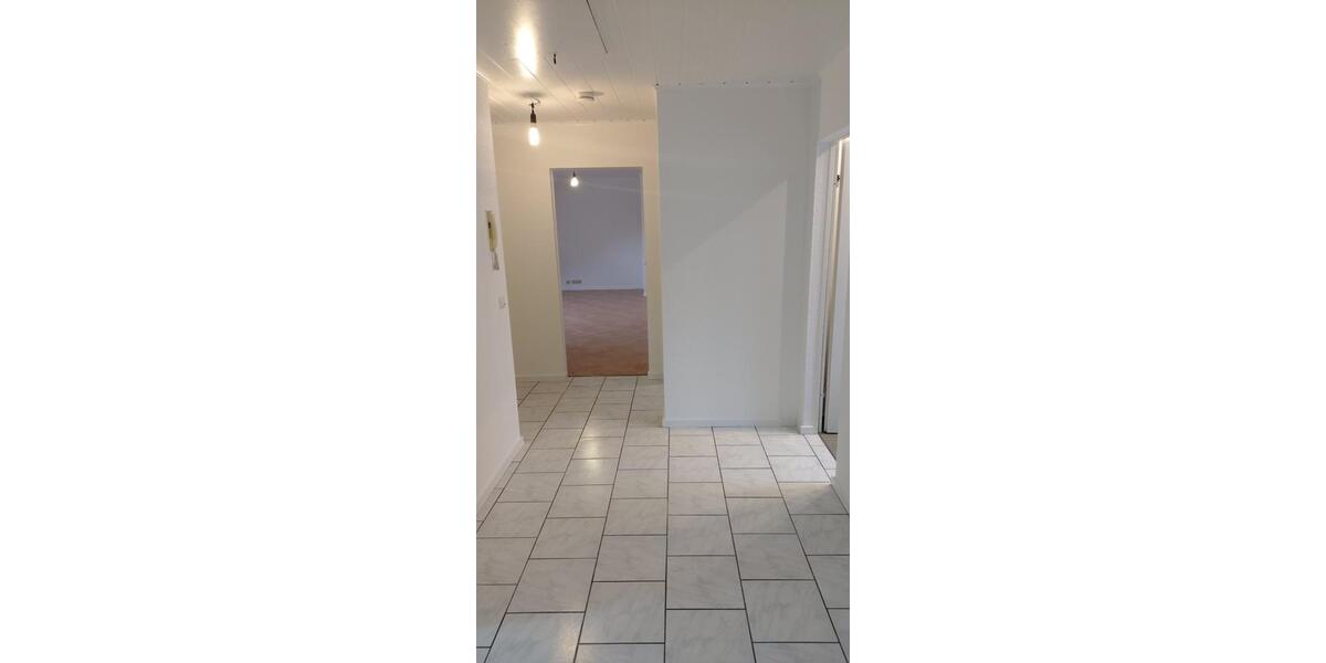 Dachgeschoßwohnung Troisdorf Altenrath - 2.5 Zimmer, 93 m&sup2;, 880&euro; | Angebot:25962569