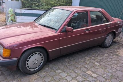 Mercedes-Benz 190 364.000 km 2.150 &euro; Zülpich 53909