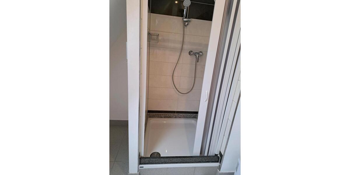 Dachgeschoßwohnung Leverkusen - 1 Zimmer, 45 m&sup2;, 650&euro; | Angebot:25900267