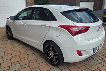 Hyundai i30 116.000 km 6.299 &euro; Bedburg 50181