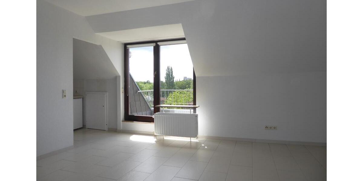 Dachgeschoßwohnung Bonn Auerberg - 1 Zimmer, 30 m&sup2;, 580&euro; | Angebot:25751673