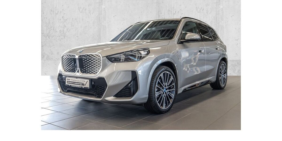 BMW iX1 25.883 km 52.995 &euro; Köln-West 50858